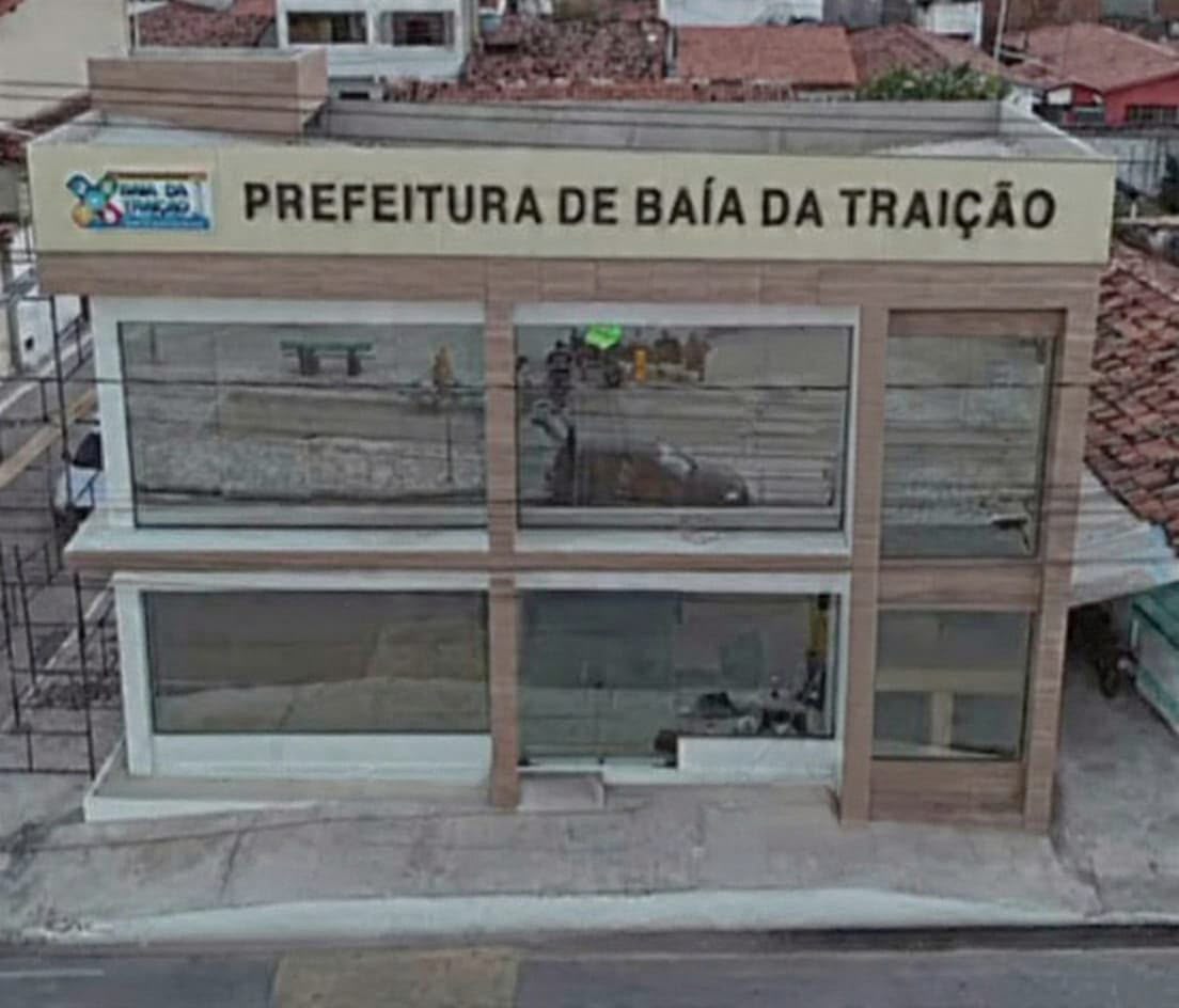 Prefeitura de Baía da Traição paga primeira parcela do 13º salário e aquece a economia local